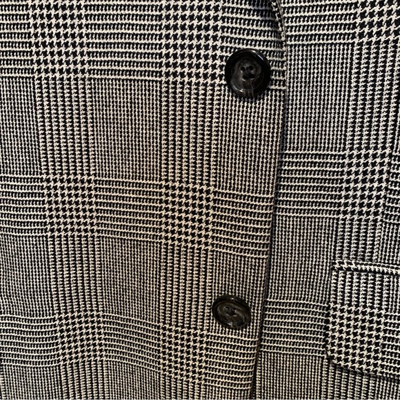 JOS A. BANK. Signature Collection. Gray & Black striped jacket. Faux po… - Picture 4 of 13